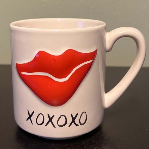 Threshold 3-D Red Lips XOXOXO Stoneware Mug ~ Valentines Day ~ Kisses and Hugs - Picture 3 of 6